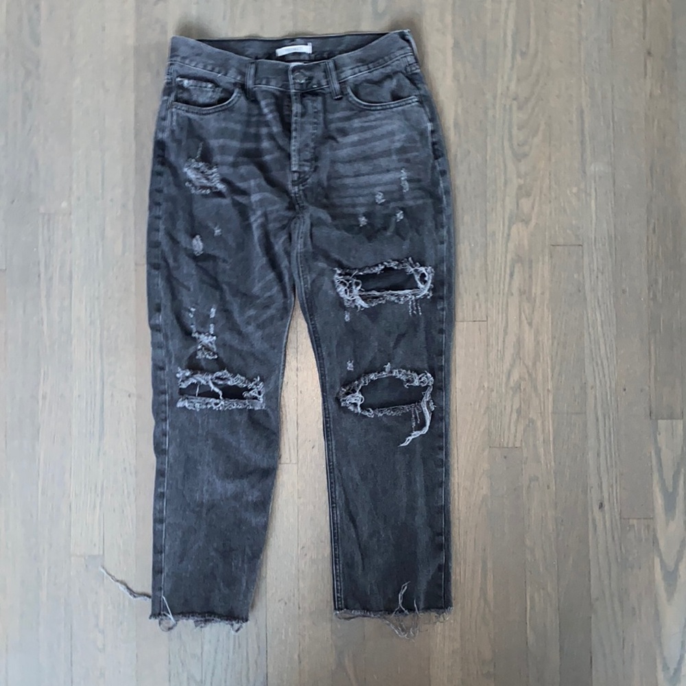 Forever 21 Gray Distressed Boyfriend Jeans size 28